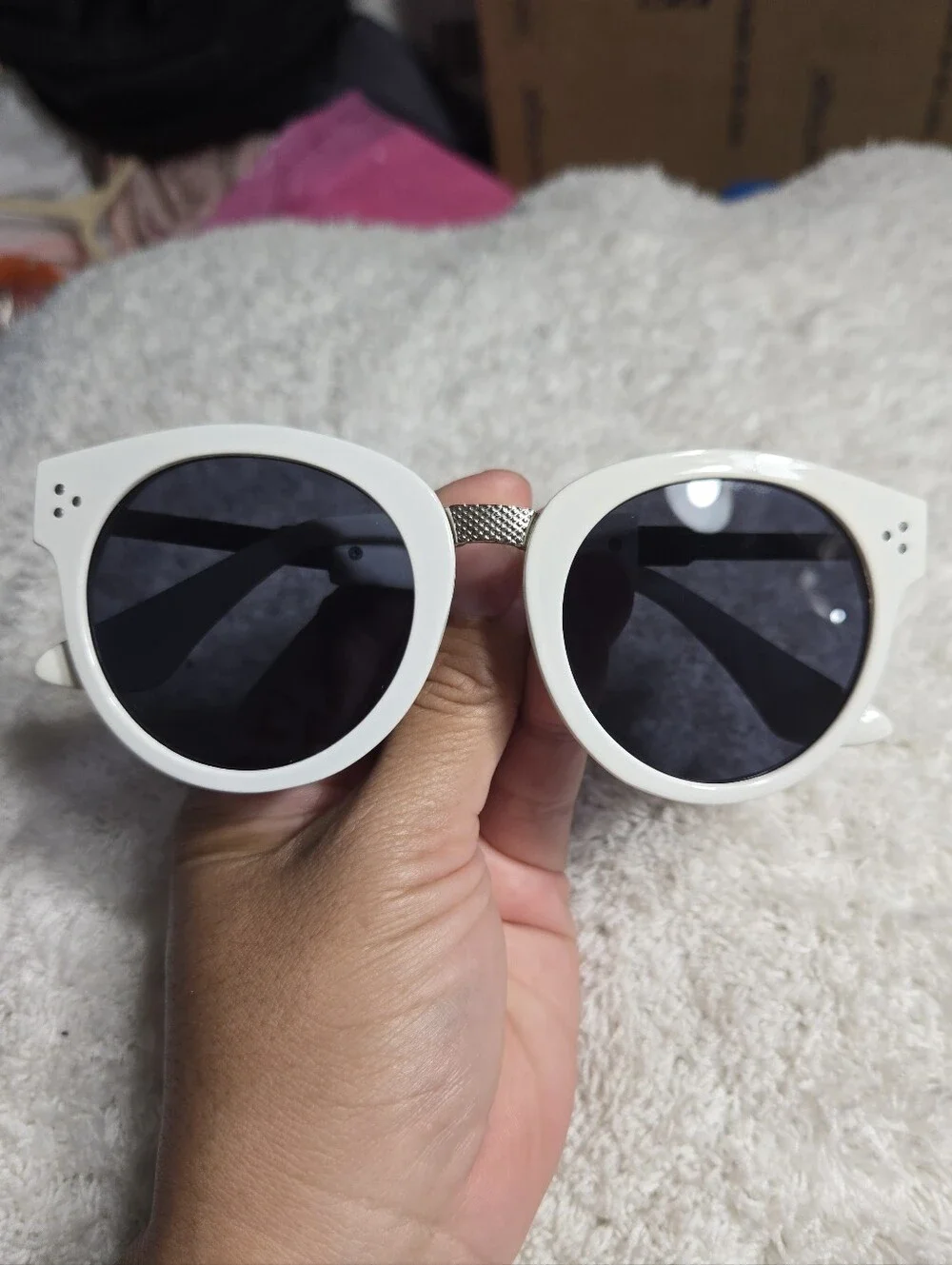 Crush Eyes Escape Style White Round Lens Sunglasses